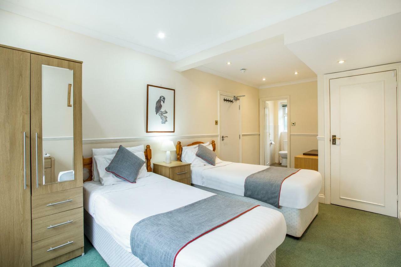 Oyo Flexistay Ambers Gatwick Aparthotel Horley Exterior foto